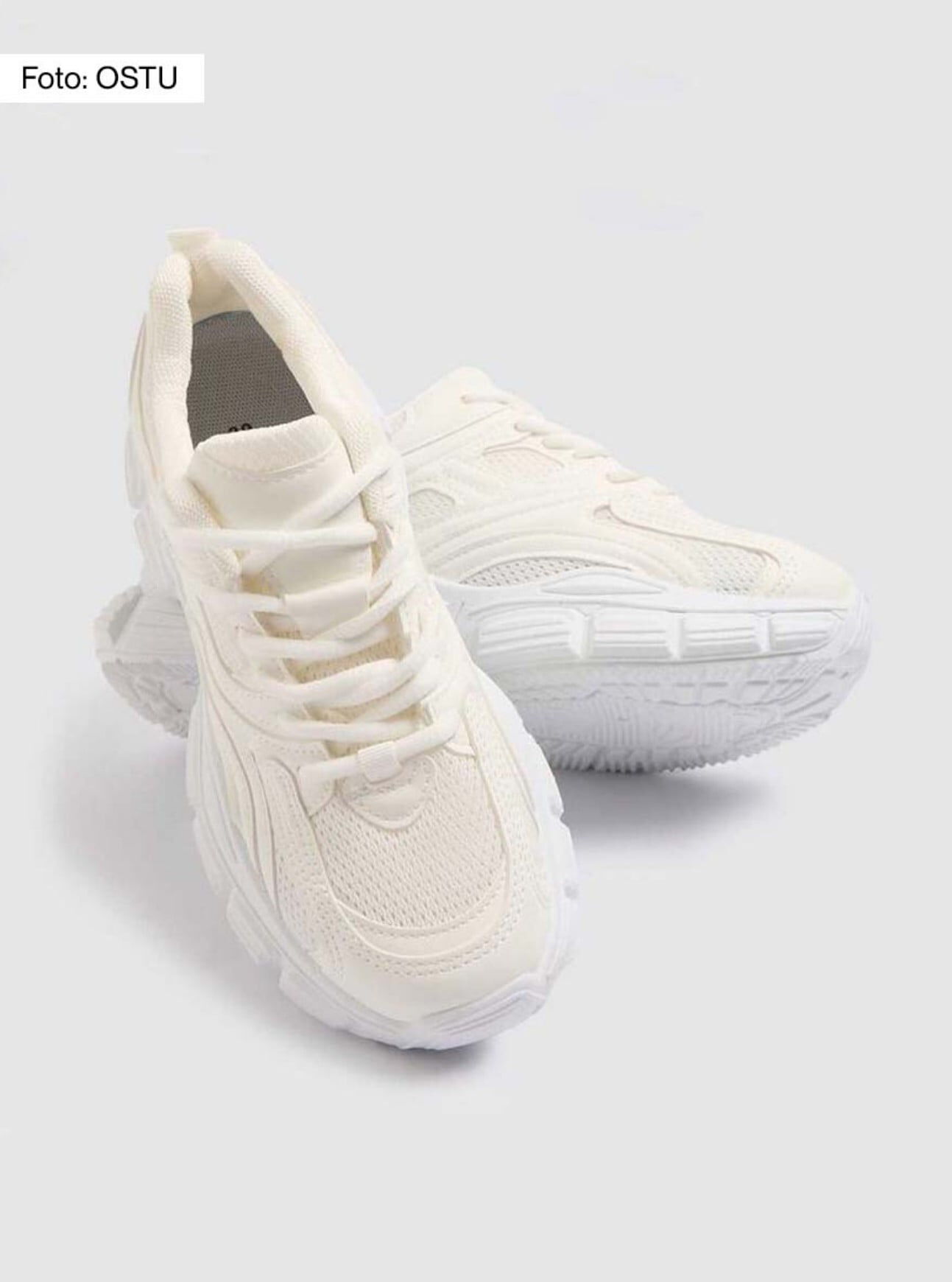 tenis beige en tendencia